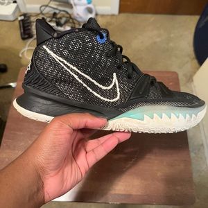 Kyrie 7 Shoes